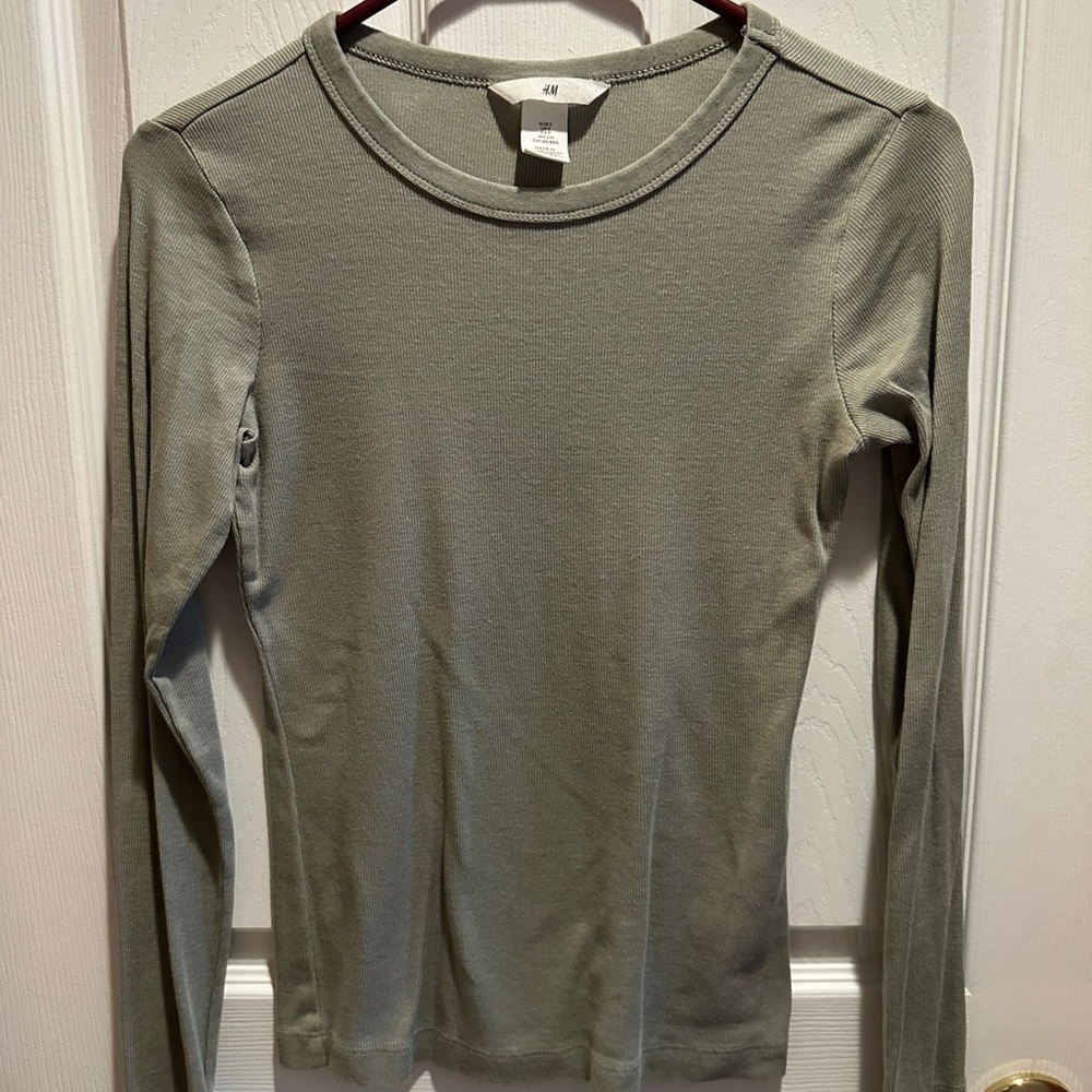 H&M Women's Olive Long Sleeve Tee